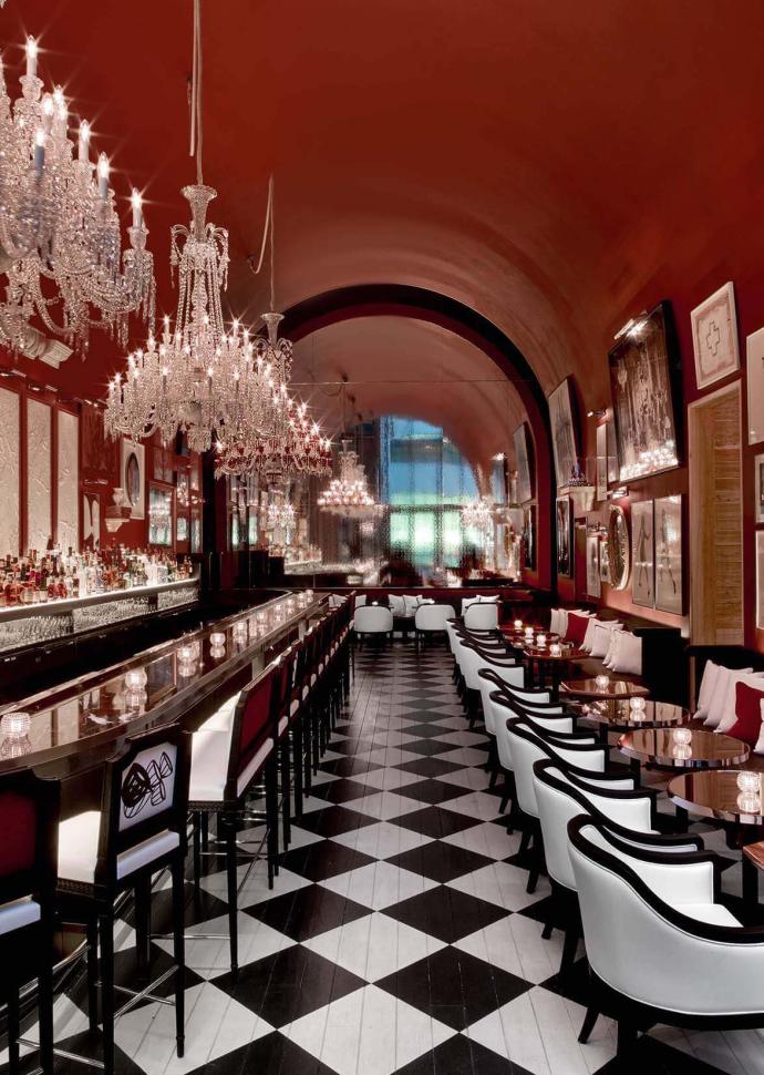 el bar del hotel en el Baccarat de Nueva York