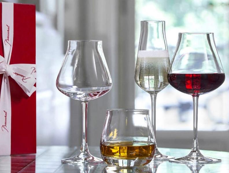 Verres à pied élégants