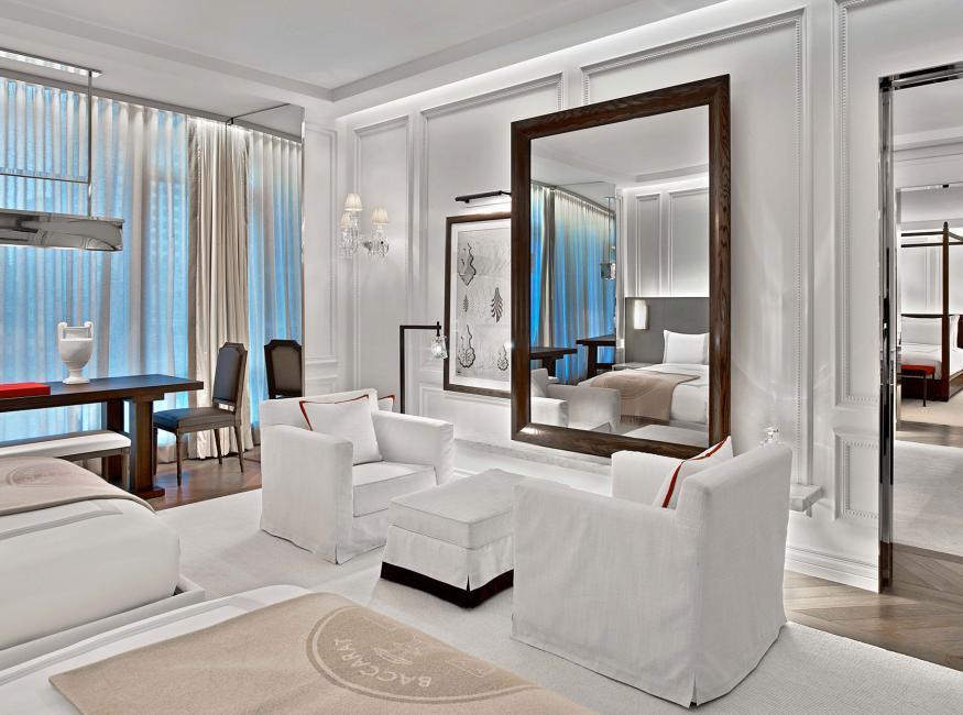 Chambre double Harcourt - photo des canapés et du miroir