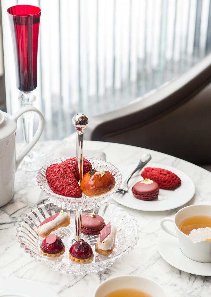 Una tavola imbandita per afternoon tea  Baccarat Hotel