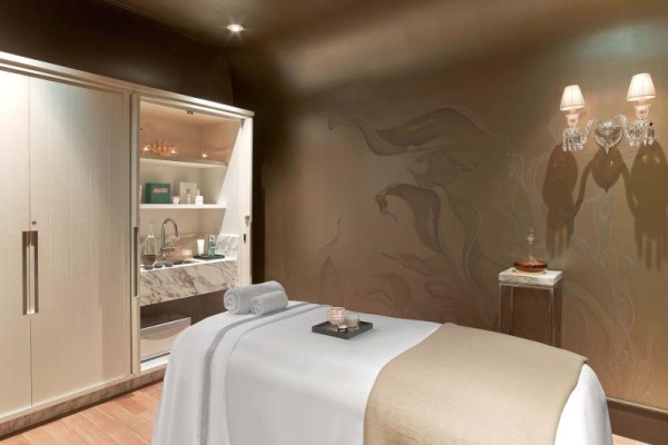 Spa de La Mer massage table prepped for guest