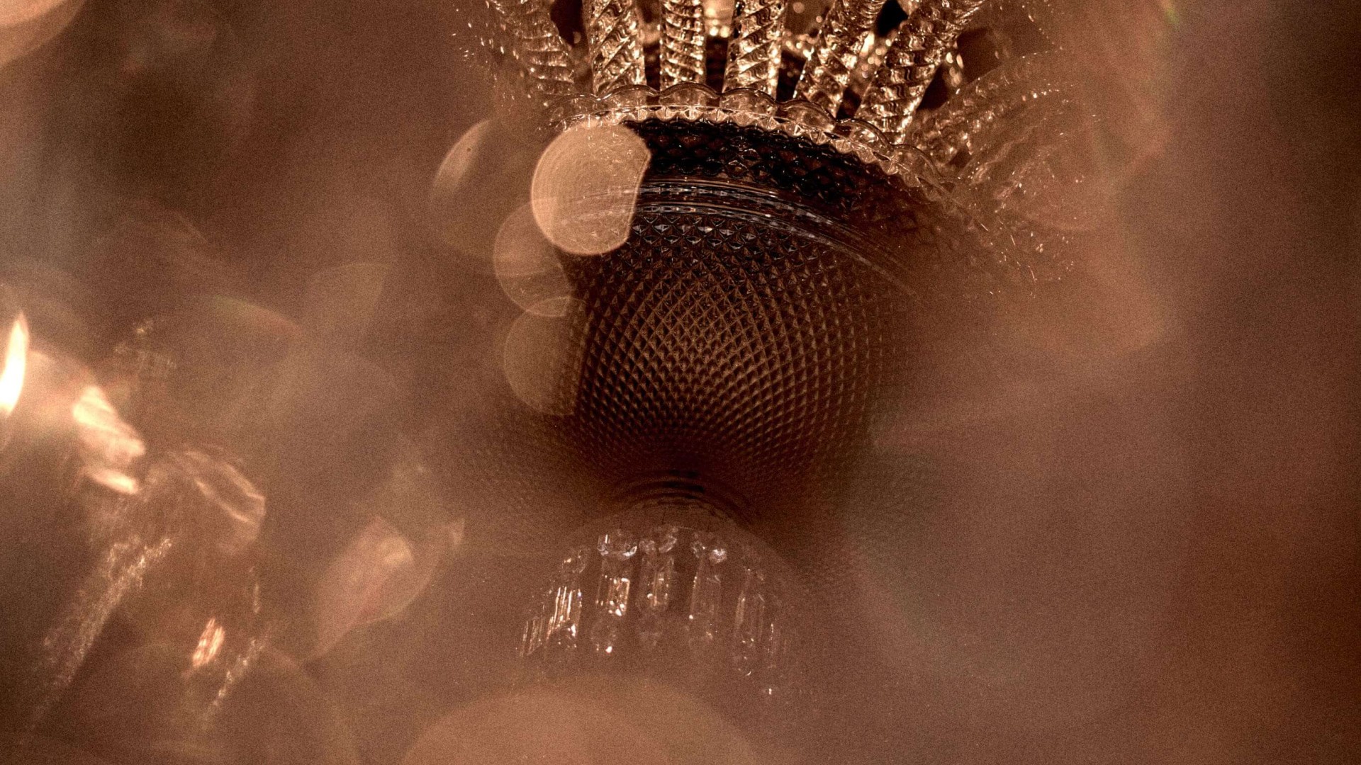 A gorgeous chandelier in motion