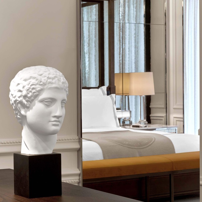 Classic Suite, bust and reflection of room 