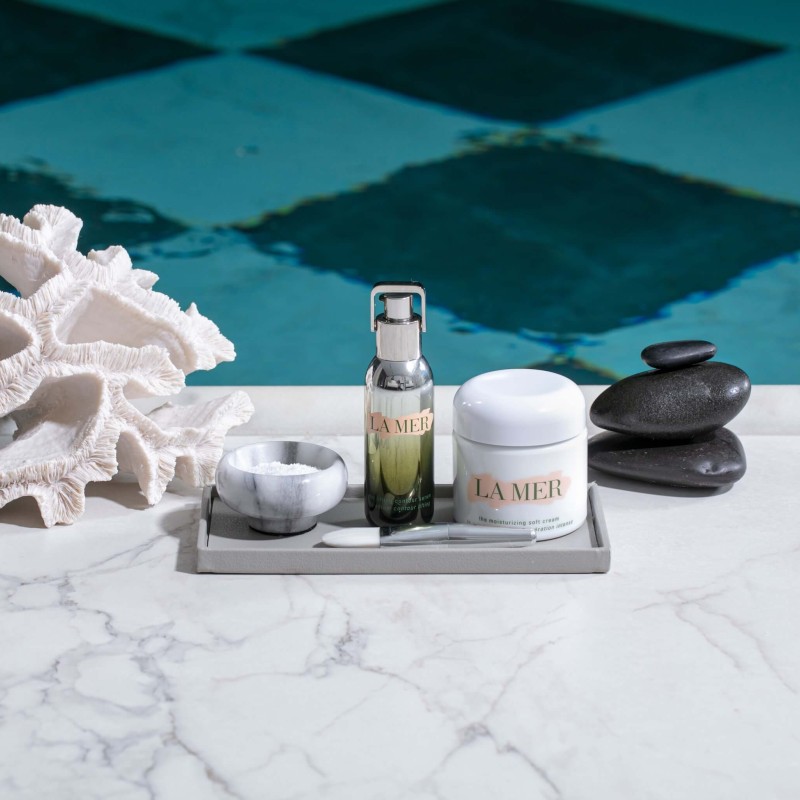 Amenities near the pool