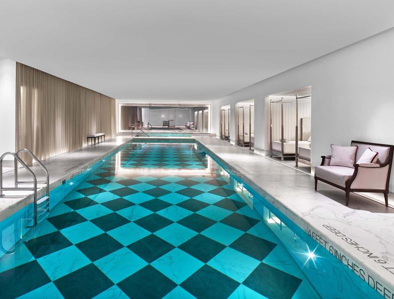 纽约市Baccarat hotel的室内泳池